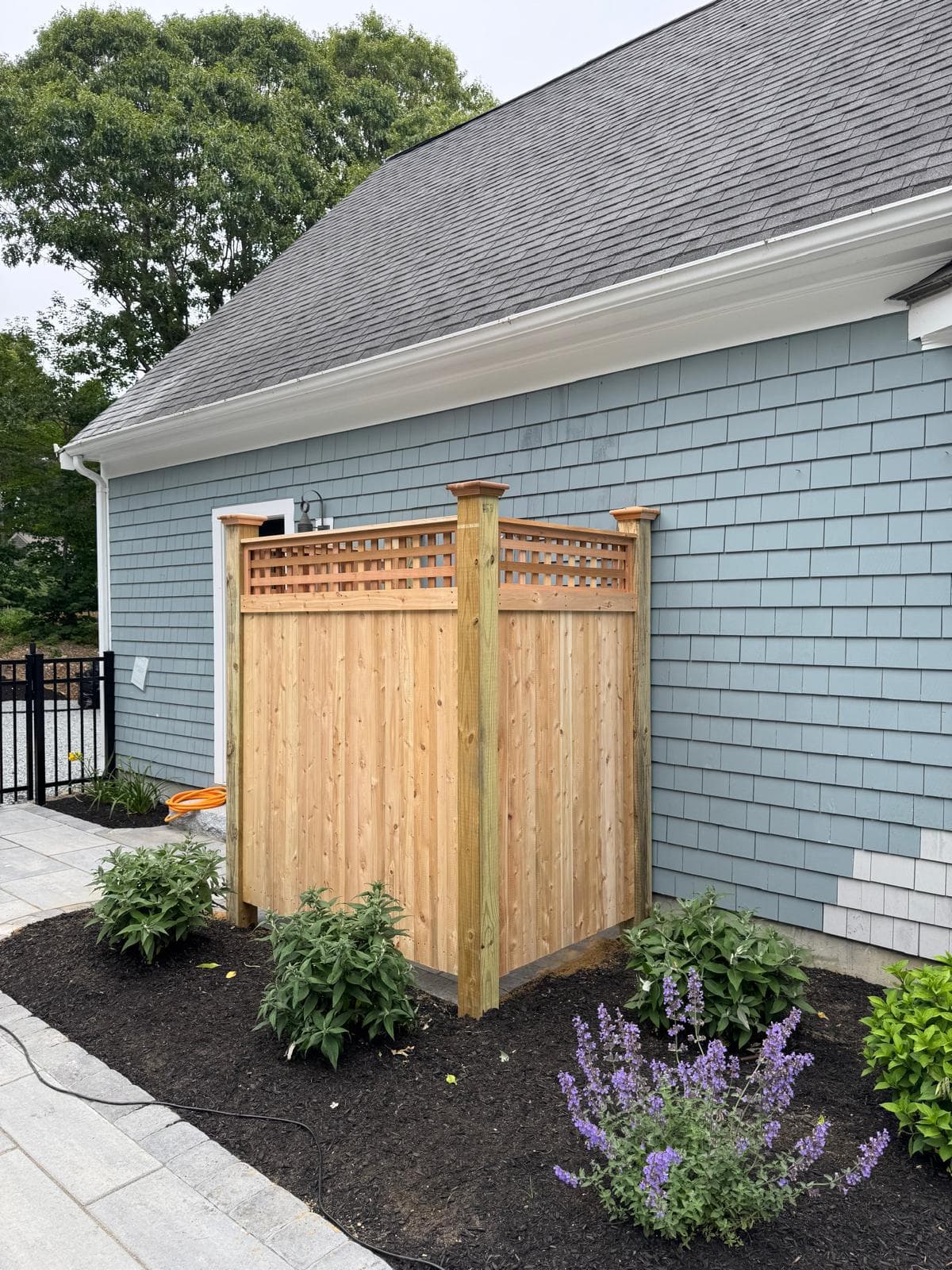 Horizontal rail aluminum fence for a minimalist contemporary look